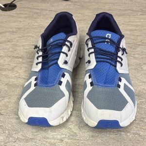 EUC Women’s ON Cloud 5 Push Size 10